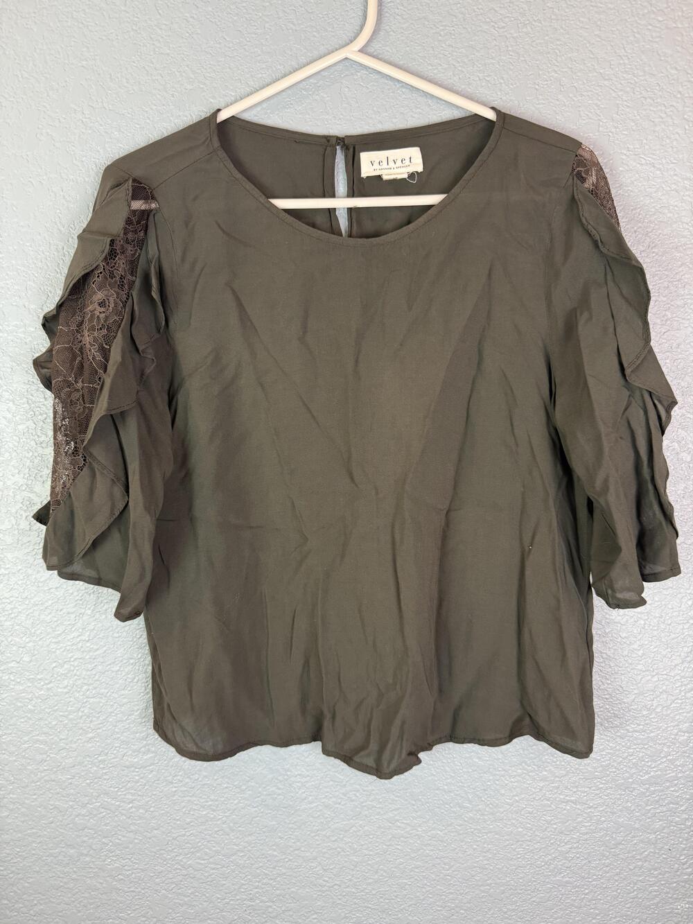 Velvet by Graham & Spencer Blouse Womens XS Olive Green Lace Ruffle Sleeve Top